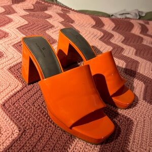 BRIGHT ORANGE CHUNKY HEELS